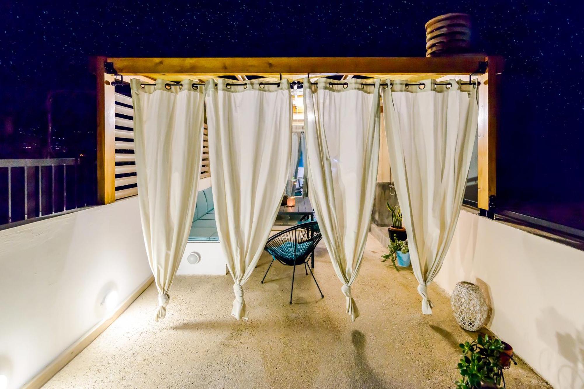 Lucy In The Sky With Diamonds Kalamata Exterior foto